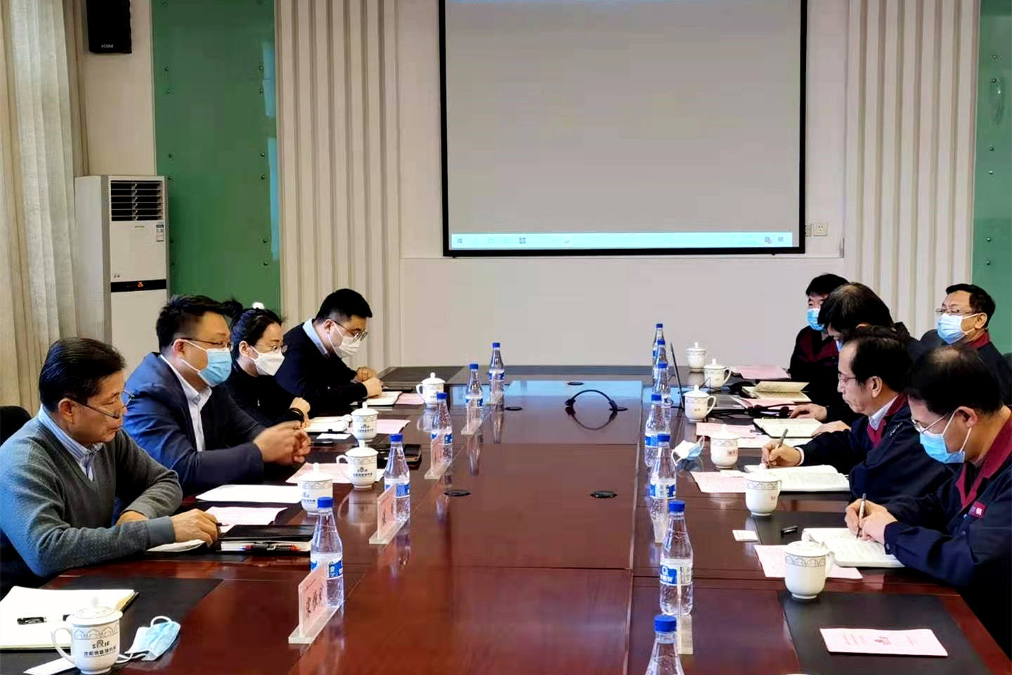 航空集團(tuán)與沈陽(yáng)鑄造研究所有限公司開(kāi)展合作會(huì)談